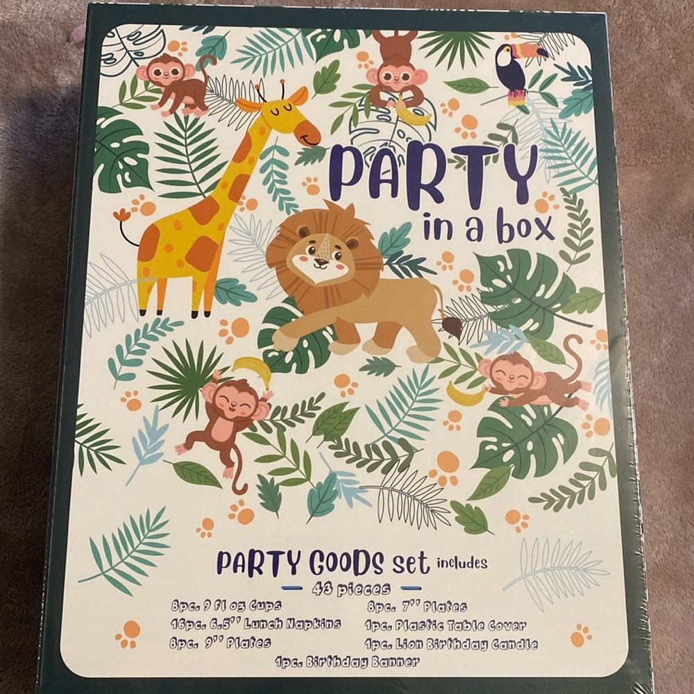 43 piece Birthday party goods set.